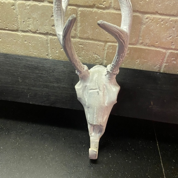 3 Deer Head Metal Coat Rack - Picture 6 of 7